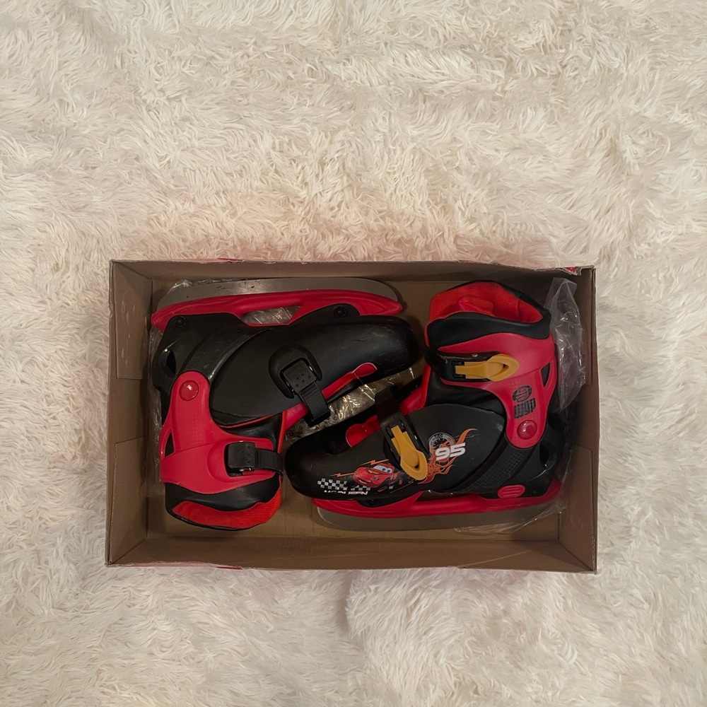 Lightning McQueen Disney Pixar Adjustable Boys Ice Skates (Size J12-2)